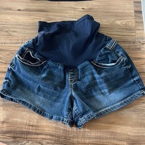 Full panel maternity shorts